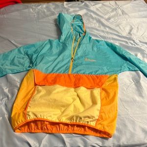 Cotopaxi wind breaker